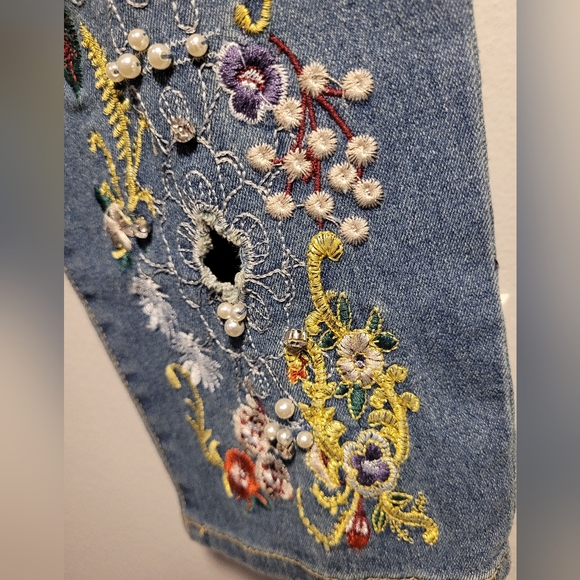 VENUS floral embroidered bedazzled cutouts bohemian vibe denim jeans, size 12 - Picture 3 of 7